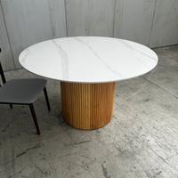 Tavolo legno e ceramica