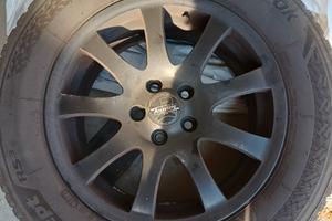 gomme termiche con cerchio in lega nero