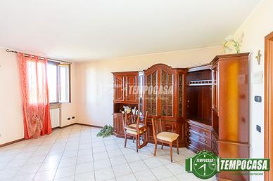 VILLA DI TESTA CON BOX DOPPIO E GIARDINO
