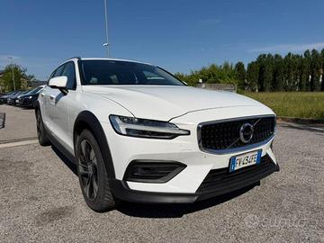VOLVO V60 Cross Country D4 AWD Geartronic Busine