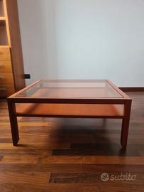 Tavolino da salotto.