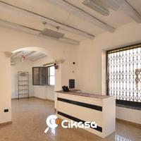 Marrubiu. Locale commerciale pronto all'uso