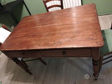 tavolo in legno antico