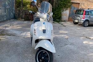 Vespa 300gts super