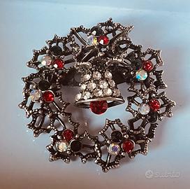 Spilla vontage natalizia con campana e strass