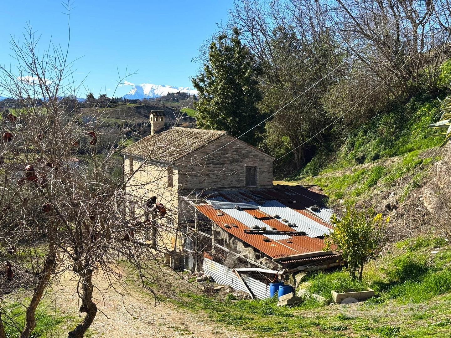 Casa Colonica con Terreno - Ponzano di Fermo - Vista 2