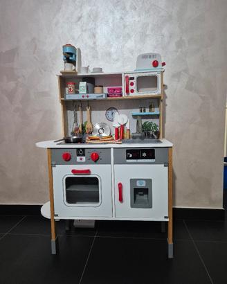 CUCINA CON ACCESSORI 