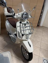Vespa 125 ABS - full optional 2023