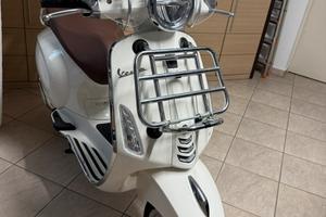 Vespa 125 ABS - full optional 2023