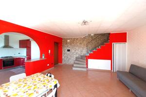 Ampio appartamento su più livelli