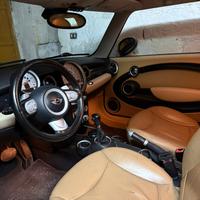 Mini cooperd D R56 incidentata