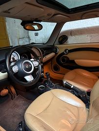 Mini cooperd D R56 incidentata