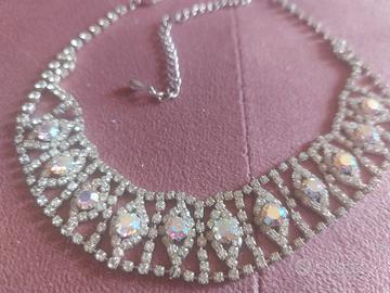 collana choker con orecchini