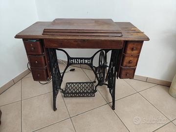 Macchina D'Epoca Singer