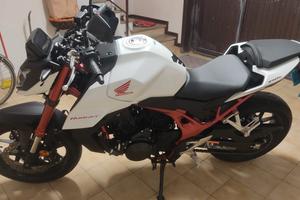 Honda Hornet 750 - 2023
