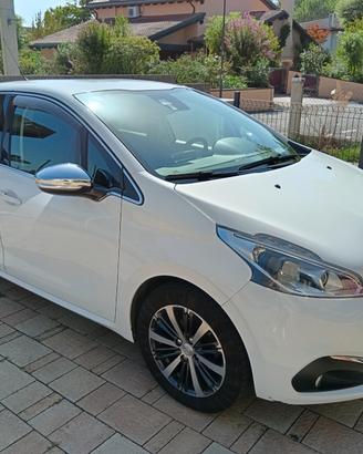Peugeot 208 PureTech 82 5p. GPL Allure