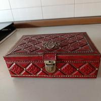 Scatola vintage di latta