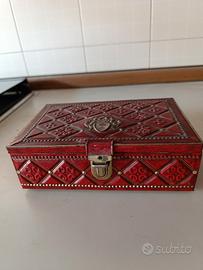 Scatola vintage di latta