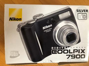 Nikon coolpix 7900