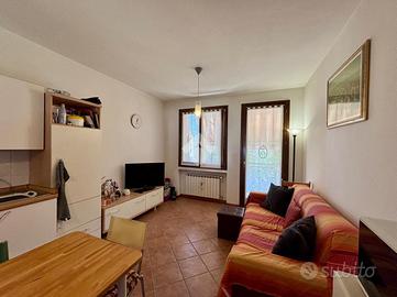 2 LOCALI A SOMMACAMPAGNA