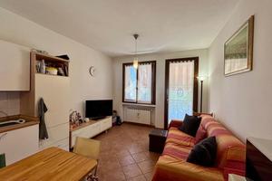 2 LOCALI A SOMMACAMPAGNA
