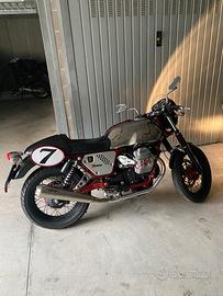 Moto guzzi V7 racer