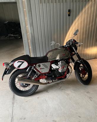 Moto Guzzi V7 Racer