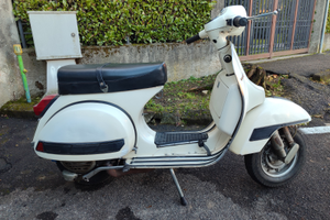 Vespa p200e