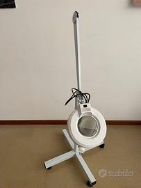 Lampada estetica con lente professionale