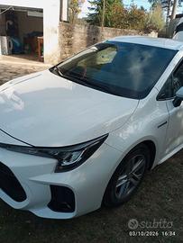 Suzuki swace full Hybrid (gemella Corolla)