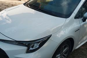 Suzuki swace full Hybrid (gemella Corolla)