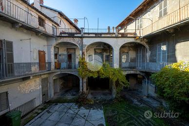 CASA DI CORTE A BENE VAGIENNA