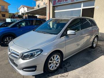 CLASSE B 180 SPORT NAV EURO 6 20 KM CON UN LITRO