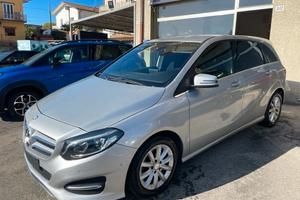 CLASSE B 180 SPORT NAV EURO 6 20 KM CON UN LITRO