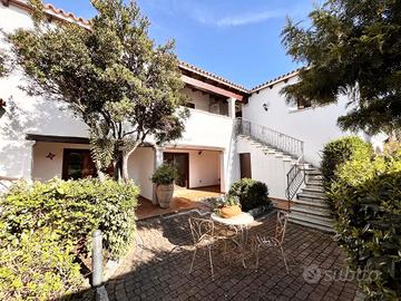 Trilocale spazioso con terrazza, nel centro di Bud