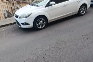 Ford Focus station wagon 