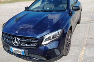 Mercedes GLA 180D automatica