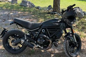 Ducati Scrambler Icon Dark 800 -