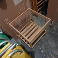 Comodino Ikea in bambù e vetro mod Nesna