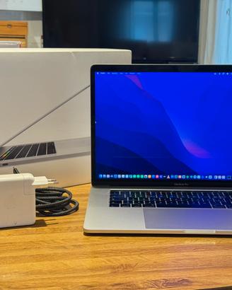 Apple MacBook Pro 15” 2016 - 16GB RAM – Touch Bar