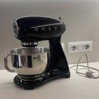 Impastatrice nera 50’s style • SMEG