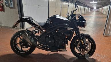 triumph speed triple 1050 rs 