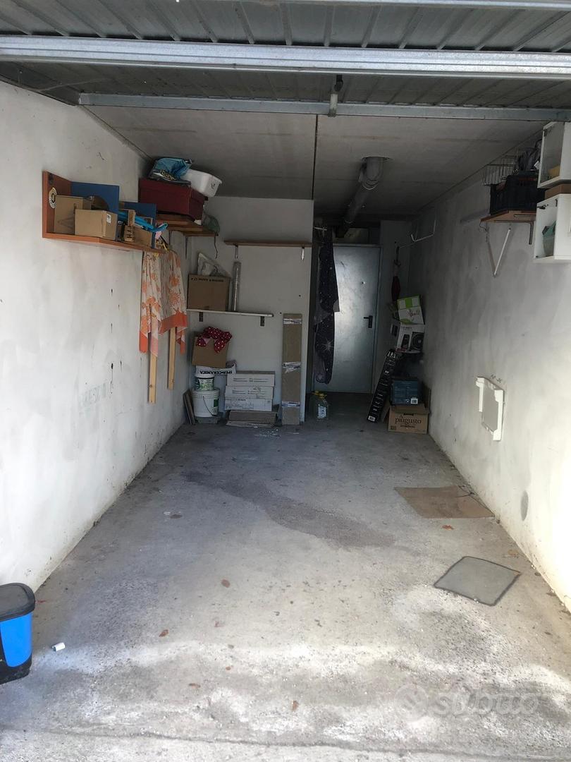 Garage Box auto a ghedi - Garage e box In affitto a Brescia