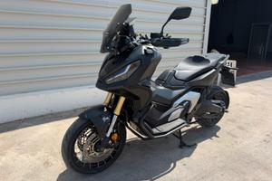 Xadv 750