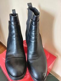 STIVALETTI con elastico laterale