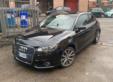 Audi a1 1.6 tdi 105cv + impianto audio subwoofer