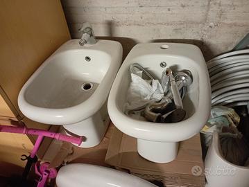 wc, bidet e lavandini.