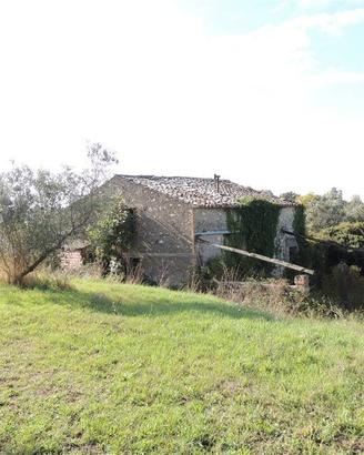 Rustico / Casale di 350 m² con 1 locale a Penna in