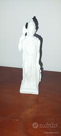 Statua della dea greca
