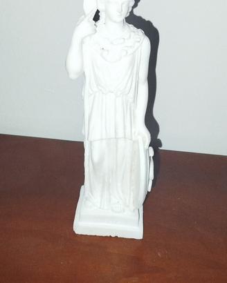 Statua della dea greca